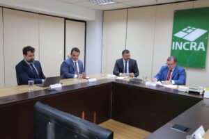 Imagem da notícia - Em Brasília, governador Wilson Lima propõe acordo de cooperação técnica com o Incra para avançar na regularização fundiária em Apuí