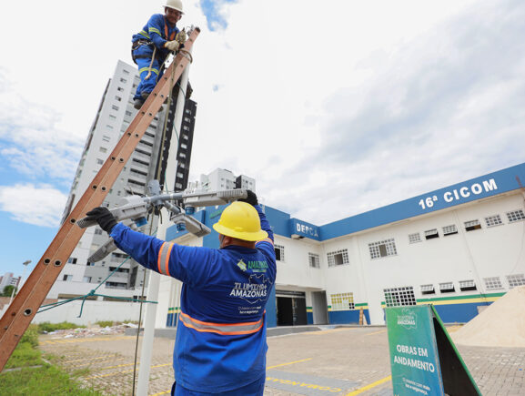 Ilumina+ Amazonas avança na modernização do sistema de iluminação de 23 unidades policiais, em Manaus