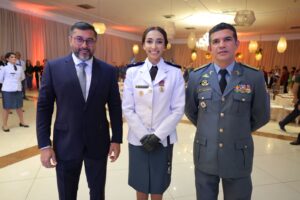 Imagem da notícia - Durante formatura, governador Wilson Lima destaca importância de novos oficiais de saúde para a Polícia Militar