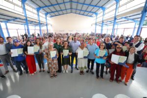 Imagem da notícia - Governador Wilson Lima entrega 600 títulos definitivos e programa já beneficia mais de 20,8 mil famílias com regularização fundiária