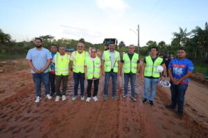 Imagem da notícia - Governador Wilson Lima assina convênio para recuperação viária e vistoria obras em estradas de Carauari