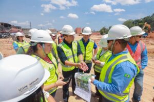 Imagem da notícia - Prosamin+ avança com obras de habitação e urbanização na Comunidade da Sharp, zona leste da capital