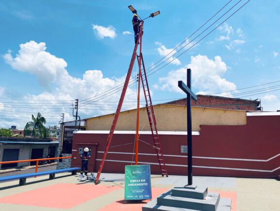 Ilumina+ Amazonas: Governo do Estado conclui os serviços do programa em Coari e  alcança 100% dos municípios do interior