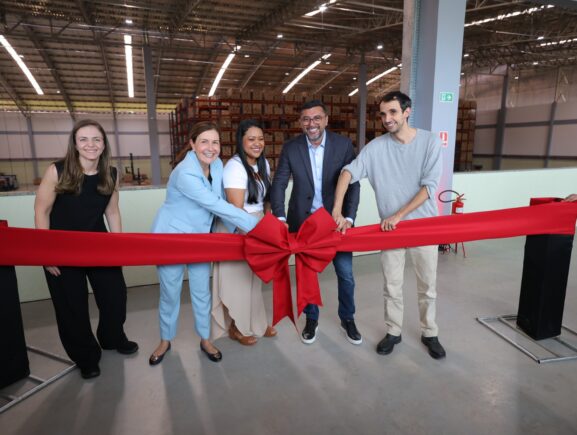 Governador Wilson Lima destaca bioeconomia, empreendedorismo e geração de renda durante inauguração de Centro de Distribuição da Natura em Manaus