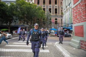 Imagem da notícia - Operação Impacto: Forças de Segurança realizam patrulhas fluviais e em prédios no Centro de Manaus