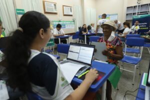 Imagem da notícia - Governo Presente: Mais de 7,3 mil atendimentos são prestados no bairro Puraquequara, ampliando a oferta de serviços na zona rural da capital