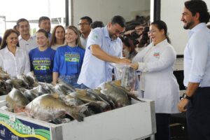 Governador Wilson Lima inicia entrega de 470 toneladas de peixe e reforça segurança alime…