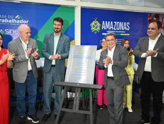 Vice-governador Tadeu de Souza participa de entrega da Casa do Trabalhador, com serviços …