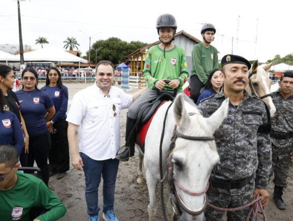 Durante celebração dos 189 anos da PMAM, governador interino Roberto Cidade destaca mais …