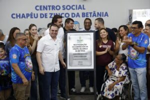 Imagem da notícia - Governador interino Roberto Cidade reforça ações de esporte e lazer com entrega do Centro Social Chapéu de Zinco, no bairro Betânia