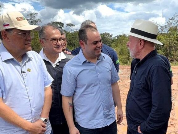 Ao lado do presidente Lula, governador Roberto Cidade defende pavimentação da BR-319 para…