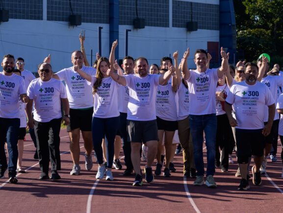 Governador Roberto Cidade participa de caminhada para celebrar mais de 300 transplantes r…