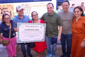 Imagem da notícia - Governador Roberto Cidade acompanha ações e realiza entregas no Governo Presente na zona leste de Manaus 